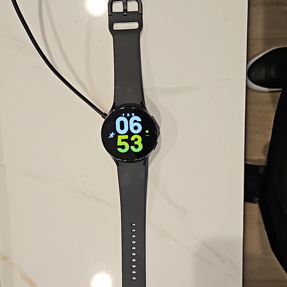 Samsung smart watch - Picture 3 of 4